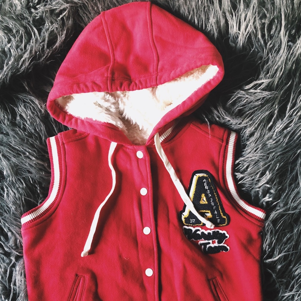 ✨❤️Aeropostale’s RED VEST
